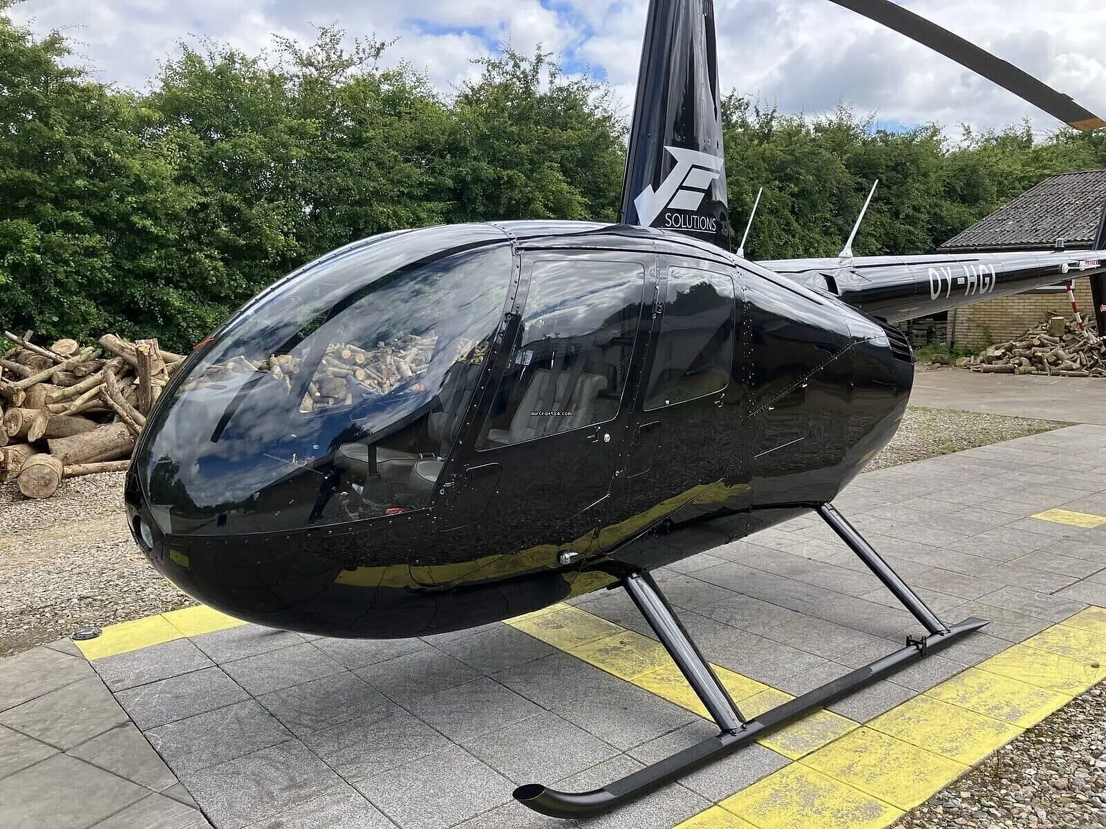 Robinson R44